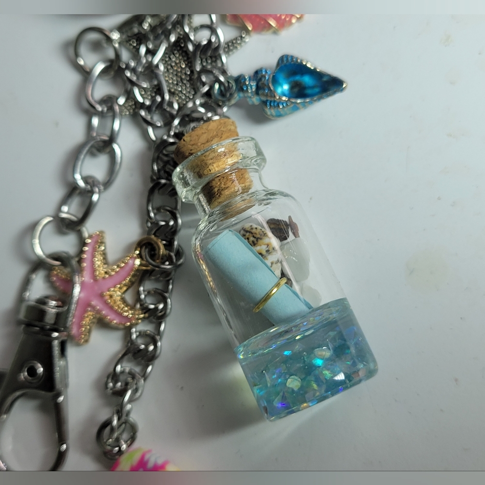 ☀️TOTALLY BEACHY 🏖 keychain Handmade With Fun Summer Charms LOOK 👀FOB - Picture 3 of 12